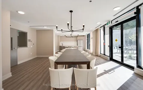 165 Canon Jackson Drive Toronto ON M6M 0C4