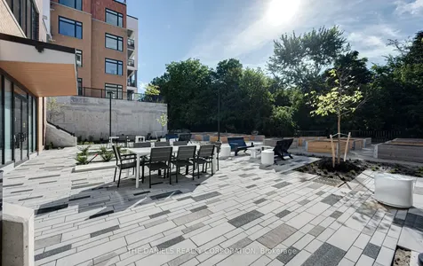 165 Canon Jackson Drive Toronto ON M6M 0C4