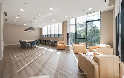 165 Canon Jackson Drive Toronto ON M6M 0C4