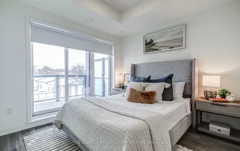 165 Canon Jackson Drive Toronto ON M6M 0C4