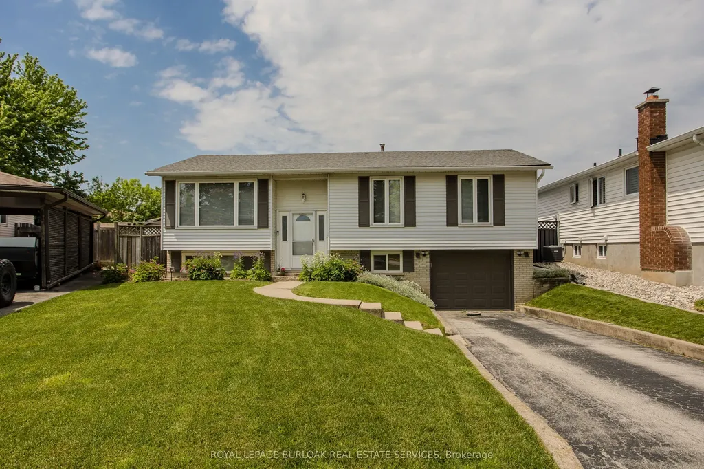 3125 Michael Crescent Burlington ON L7M 1V3