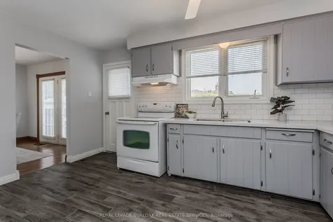 3125 Michael Crescent Burlington ON L7M 1V3