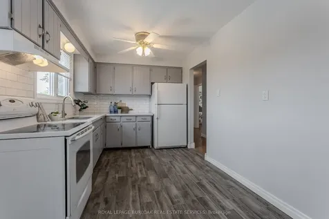 3125 Michael Crescent Burlington ON L7M 1V3