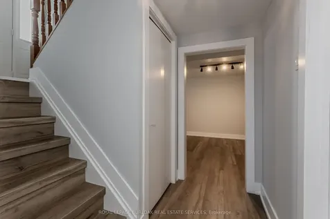 3125 Michael Crescent Burlington ON L7M 1V3