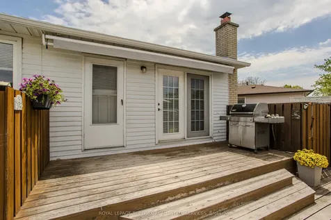 3125 Michael Crescent Burlington ON L7M 1V3