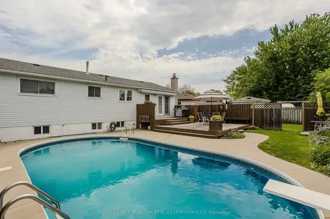 3125 Michael Crescent Burlington ON L7M 1V3