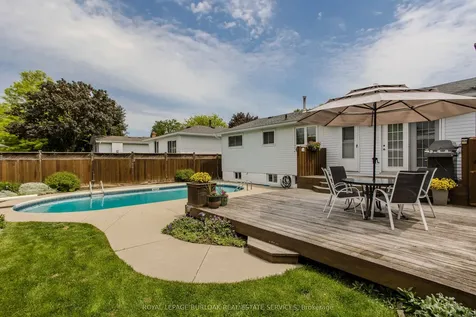 3125 Michael Crescent Burlington ON L7M 1V3