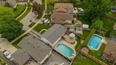 3125 Michael Crescent Burlington ON L7M 1V3
