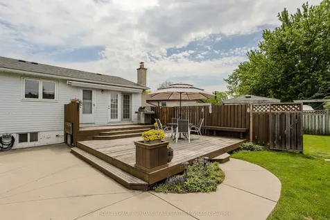 3125 Michael Crescent Burlington ON L7M 1V3