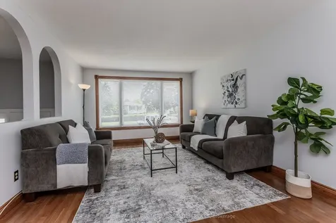 3125 Michael Crescent Burlington ON L7M 1V3