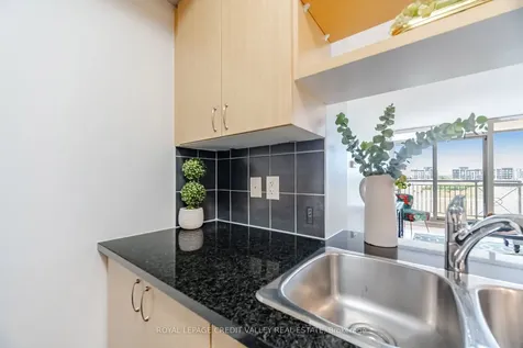 2379 Central Park Drive Oakville ON L6H 0E3