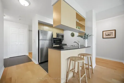 2379 Central Park Drive Oakville ON L6H 0E3