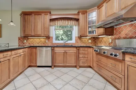 2141 Fowler Lane Mississauga ON L5K 1B9