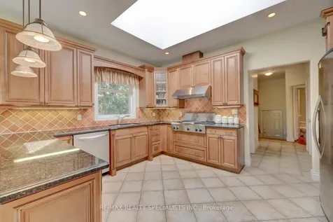 2141 Fowler Lane Mississauga ON L5K 1B9