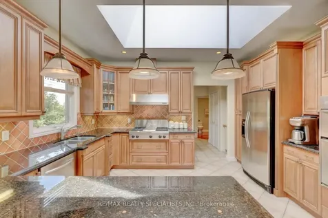 2141 Fowler Lane Mississauga ON L5K 1B9