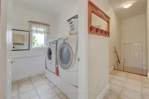 2141 Fowler Lane Mississauga ON L5K 1B9
