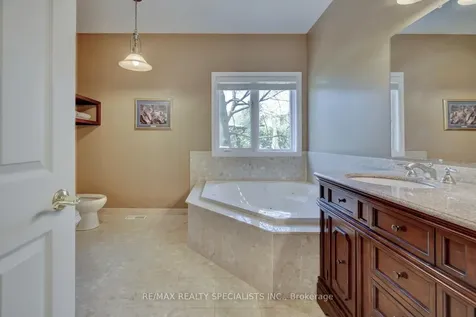 2141 Fowler Lane Mississauga ON L5K 1B9