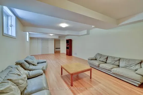2141 Fowler Lane Mississauga ON L5K 1B9