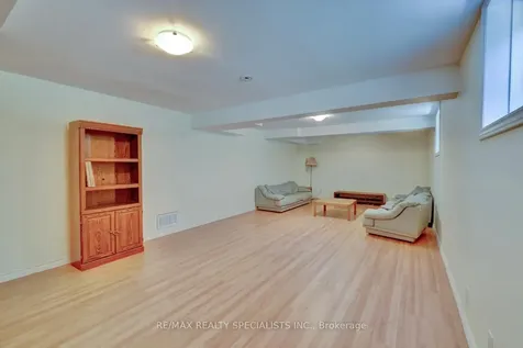 2141 Fowler Lane Mississauga ON L5K 1B9