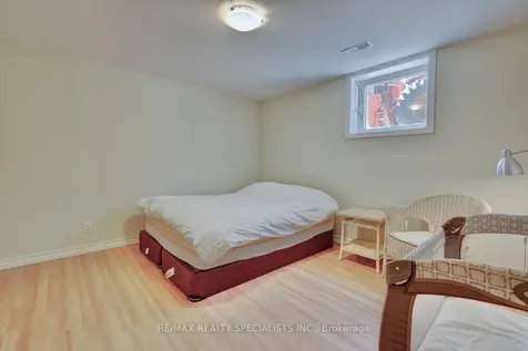 2141 Fowler Lane Mississauga ON L5K 1B9