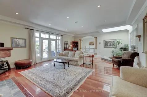 2141 Fowler Lane Mississauga ON L5K 1B9