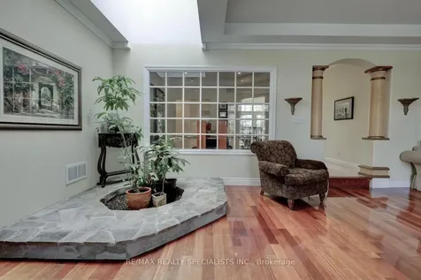 2141 Fowler Lane Mississauga ON L5K 1B9