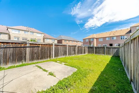21 Lorenzo Circle Brampton ON L6R 3N3