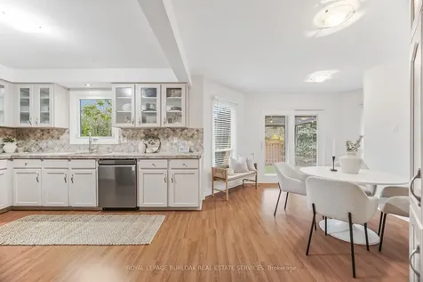 1004 Roxborough Drive Oakville ON L6M 1E3