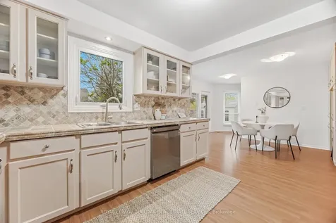1004 Roxborough Drive Oakville ON L6M 1E3
