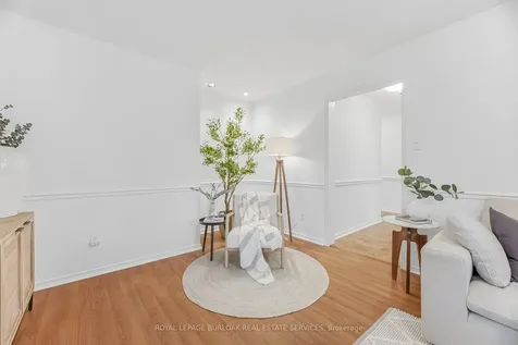 1004 Roxborough Drive Oakville ON L6M 1E3