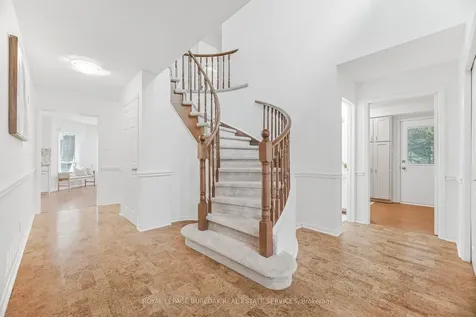 1004 Roxborough Drive Oakville ON L6M 1E3