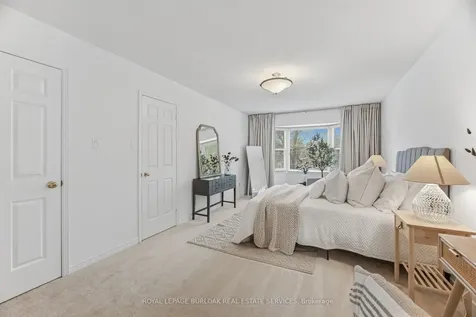 1004 Roxborough Drive Oakville ON L6M 1E3