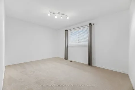 1004 Roxborough Drive Oakville ON L6M 1E3