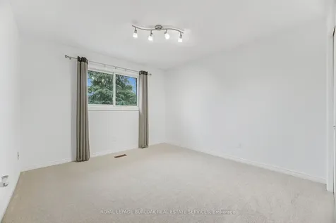 1004 Roxborough Drive Oakville ON L6M 1E3