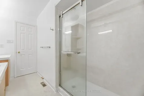 1004 Roxborough Drive Oakville ON L6M 1E3