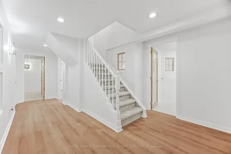 1004 Roxborough Drive Oakville ON L6M 1E3