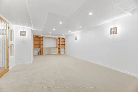 1004 Roxborough Drive Oakville ON L6M 1E3