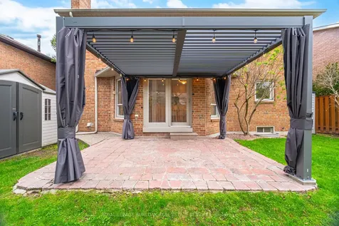 1004 Roxborough Drive Oakville ON L6M 1E3