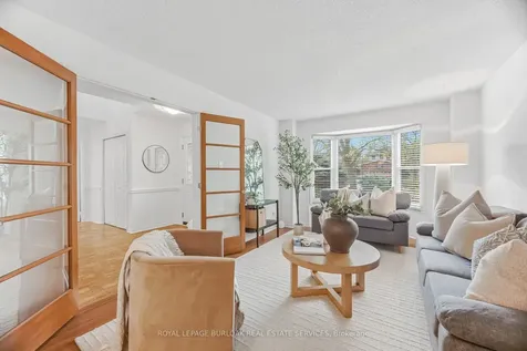 1004 Roxborough Drive Oakville ON L6M 1E3