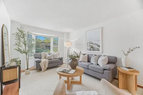 1004 Roxborough Drive Oakville ON L6M 1E3