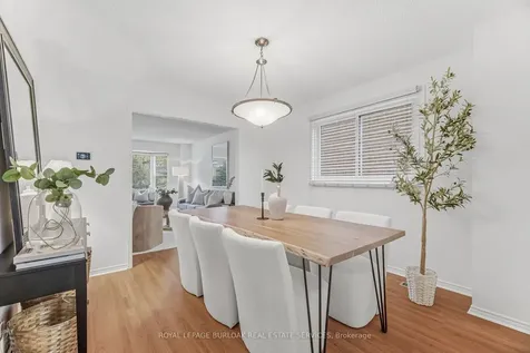 1004 Roxborough Drive Oakville ON L6M 1E3