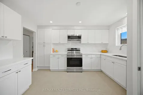 25 Ascot Avenue Brampton ON L6T 2P3