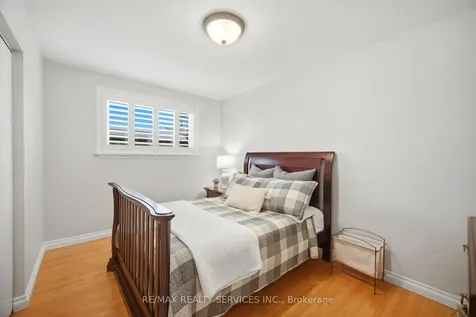25 Ascot Avenue Brampton ON L6T 2P3
