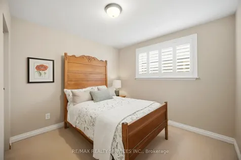 25 Ascot Avenue Brampton ON L6T 2P3