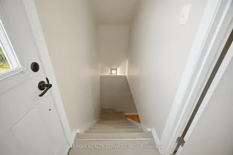 25 Ascot Avenue Brampton ON L6T 2P3