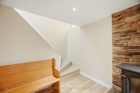 25 Ascot Avenue Brampton ON L6T 2P3