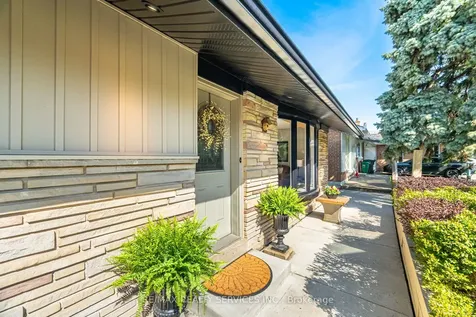 25 Ascot Avenue Brampton ON L6T 2P3