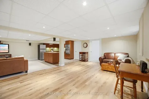25 Ascot Avenue Brampton ON L6T 2P3