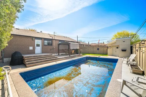 25 Ascot Avenue Brampton ON L6T 2P3