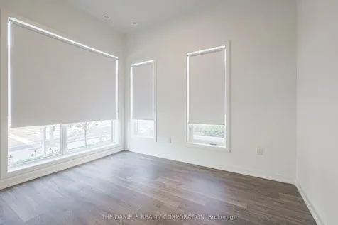 165 Canon Jackson Drive Toronto ON M6M 0C4